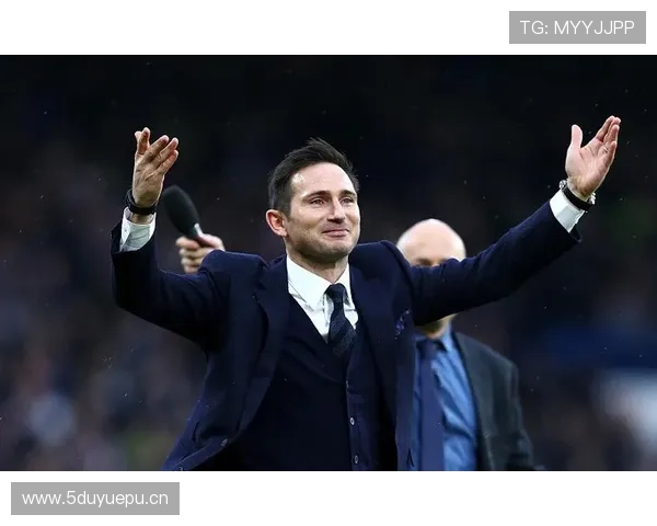 阿尔瓦雷斯在高位压迫体系中的防守价值解析 阿尔瓦雷斯在高位压迫体系中的防守价值解析