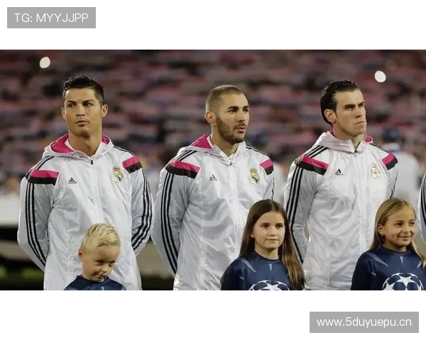 本泽马 vs 苏亚雷斯：技术型中锋的两种极致