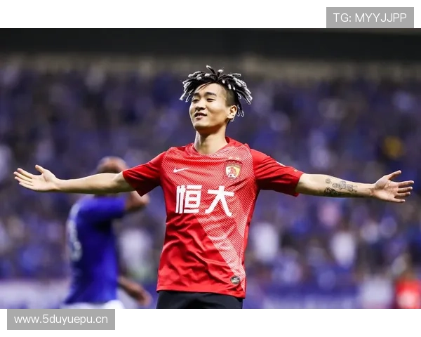 韦世豪盘带风格解析:突破犀利与节奏变化特点 韦世豪盘带风格解析:突破犀利与节奏变化特点