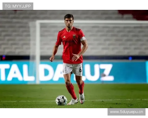 鲁本·迪亚斯：英超首季荣膺FWA足球先生解析